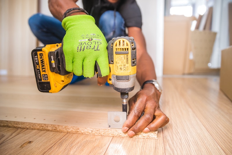 carpenter drilling work